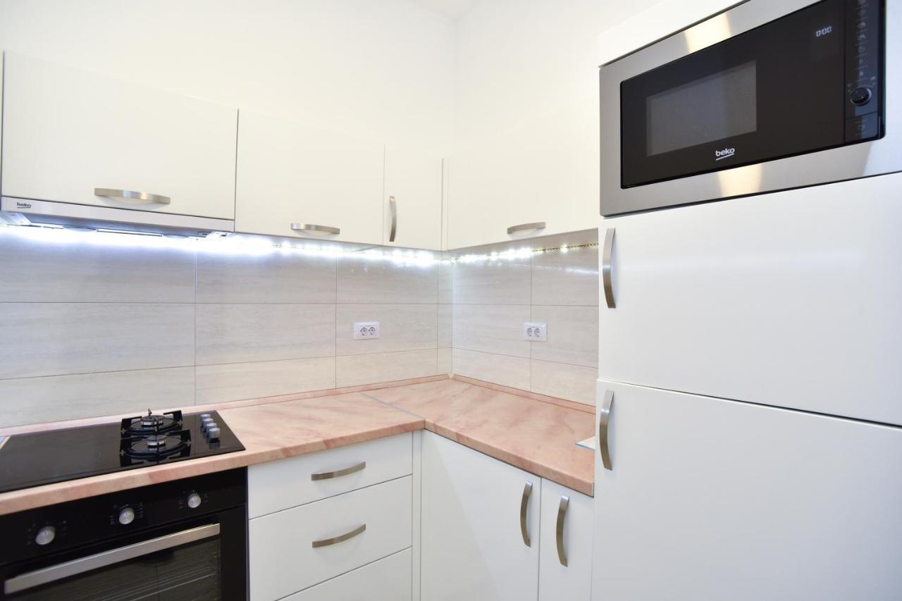 Barbeta Accommodation Budva Bagian luar foto